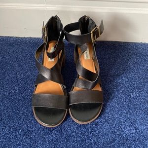 Steve Madden Cross Front Sandals